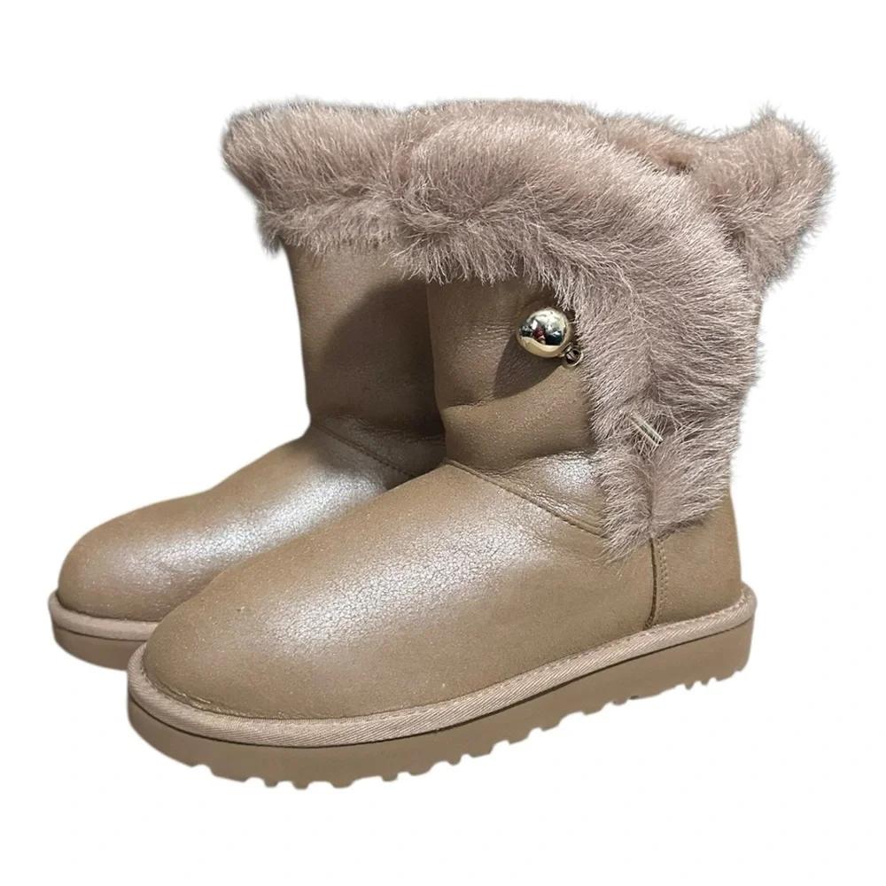 UGG Classic Fluff Pin Antique Pearl Boots NWB Size 7